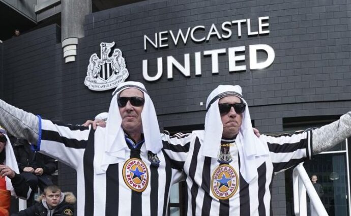 Piden a hinchas de Newcastle que no se disfracen de árabes / Foto: AP Photo/Jon Super